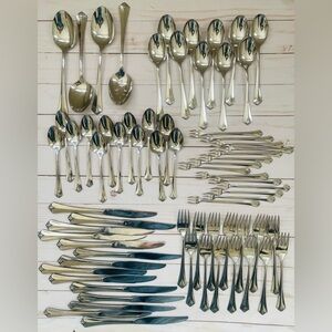 Westgate Royal Crest Stainless collection Oneida Distinction Deluxe set flatware